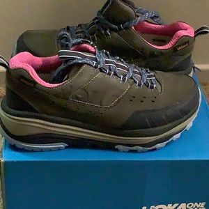NIB HOKA ONE ONE TOR SUMMIT WATERPROOF HIKING SHOE - size 8